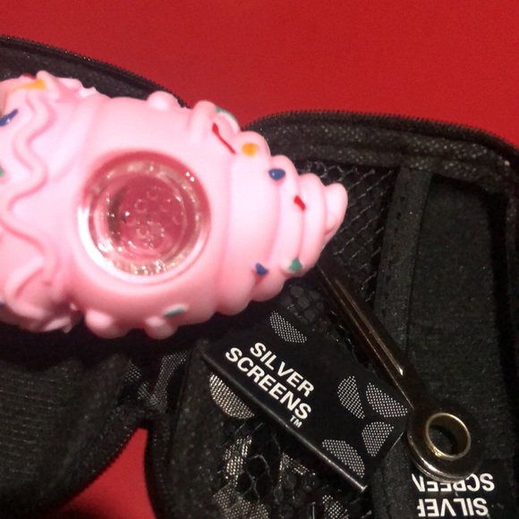 Ice cream cone glass pipe. - Picture 3 of 4